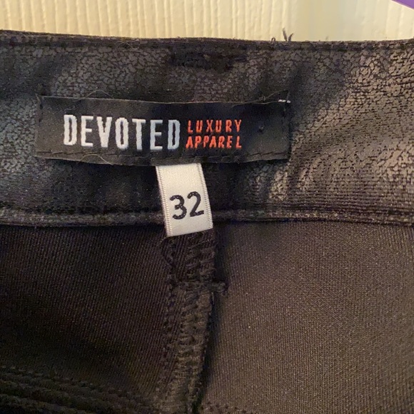 Shiny black pants - Picture 2 of 3